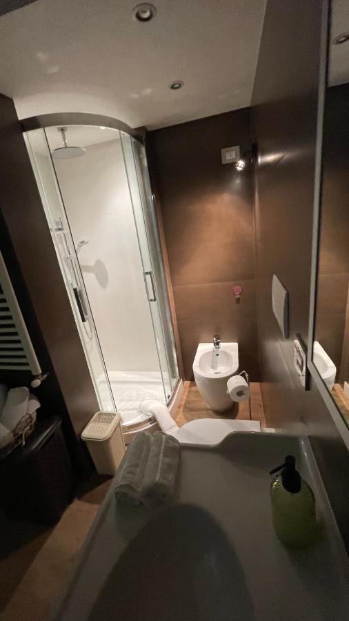 Frank Host Roma Lux , Metro A A 50 M, Simple Check-In Con Codice A Qualsiasi Orarioアパートメント エクステリア 写真