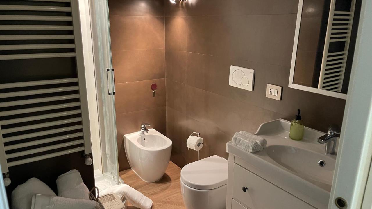 Frank Host Roma Lux , Metro A A 50 M, Simple Check-In Con Codice A Qualsiasi Orarioアパートメント エクステリア 写真